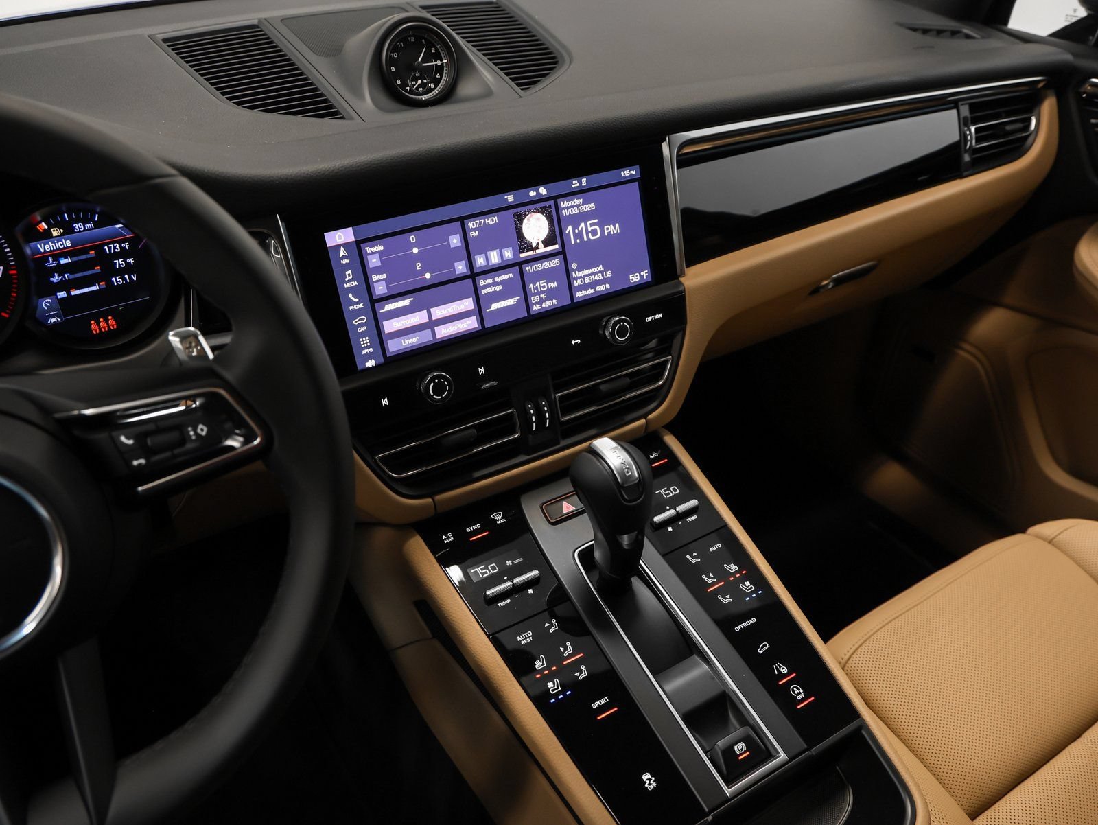 Certified 2026 Porsche Macan AWD/4WD image 29