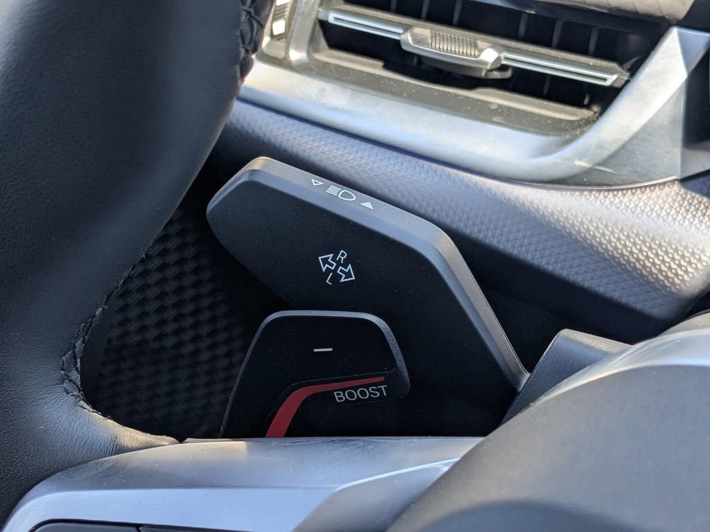 Used 2025 BMW X2 xDrive28i w/ M Sport Package AWD/4WD image 25