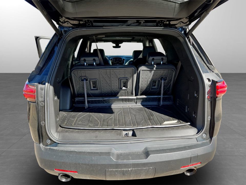 Used 2023 Chevrolet Traverse RS w/ LPO, Floor Liner Package image 33