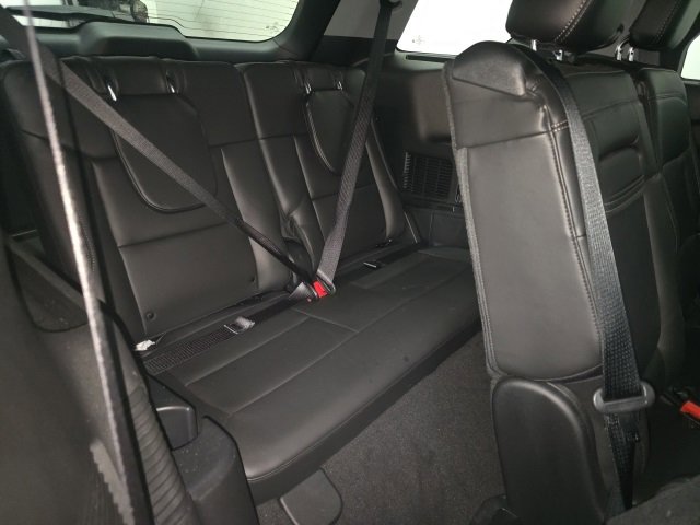 Used 2023 Ford Explorer XLT w/ Equipment Group 202A image 7