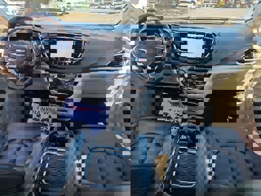 Used 2024 Chrysler Pacifica Touring-L image 2