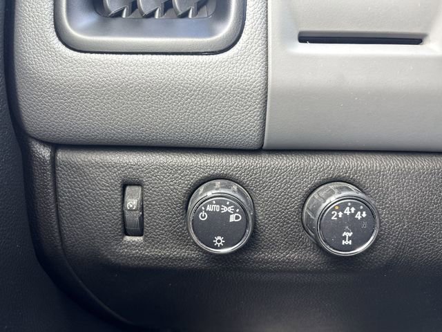 Used 2021 Chevrolet Colorado W/T w/ Custom Special Edition image 18