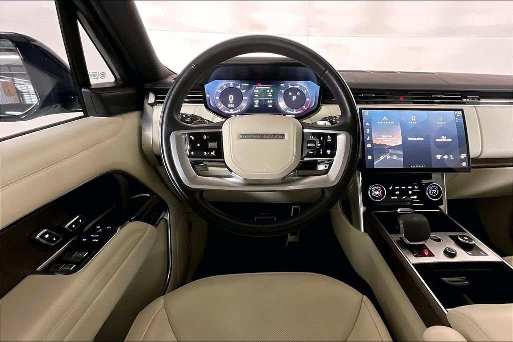 Used 2023 Land Rover Range Rover SE AWD/4WD image 4