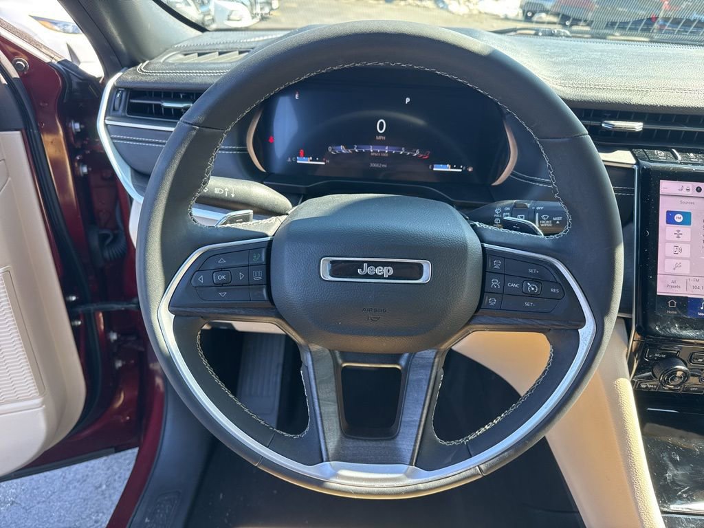 Used 2023 Jeep Grand Cherokee Limited image 22