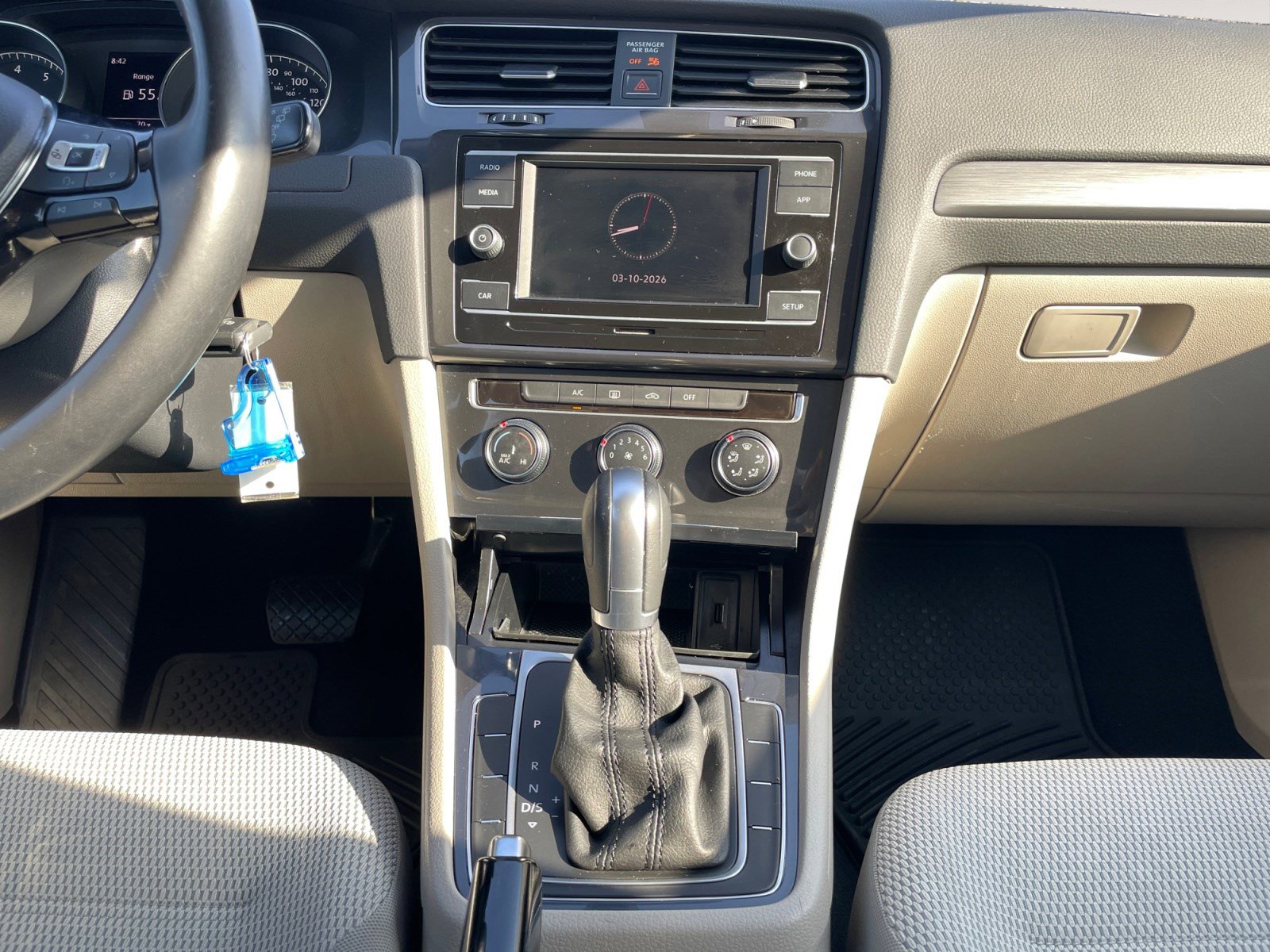 Used 2018 Volkswagen Golf S image 9