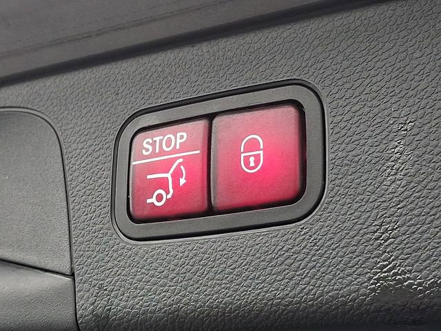 Used 2019 Mercedes-Benz GLC 350e 4MATIC image 34