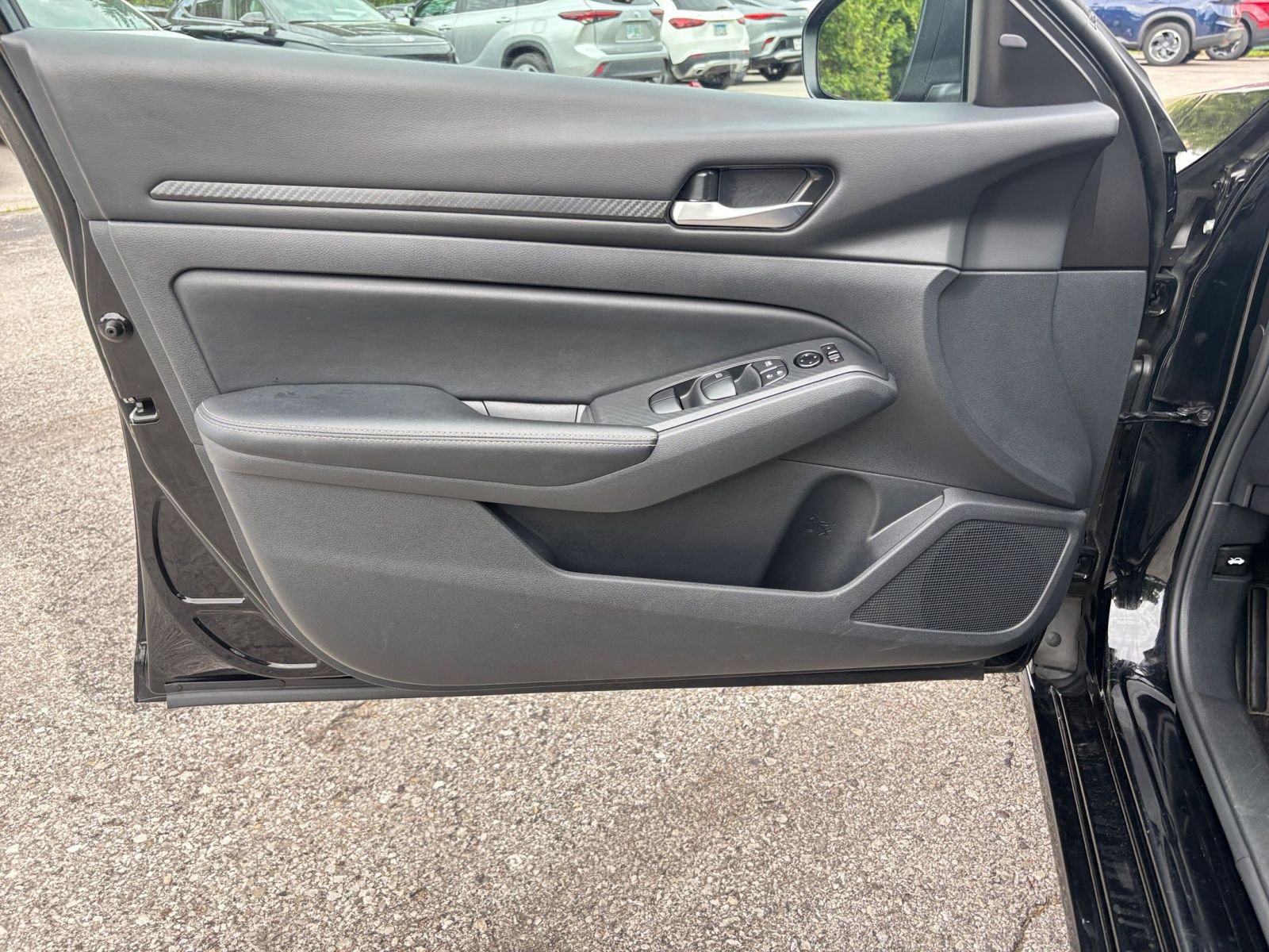 Used 2025 Nissan Altima 2.5 SV FWD image 18