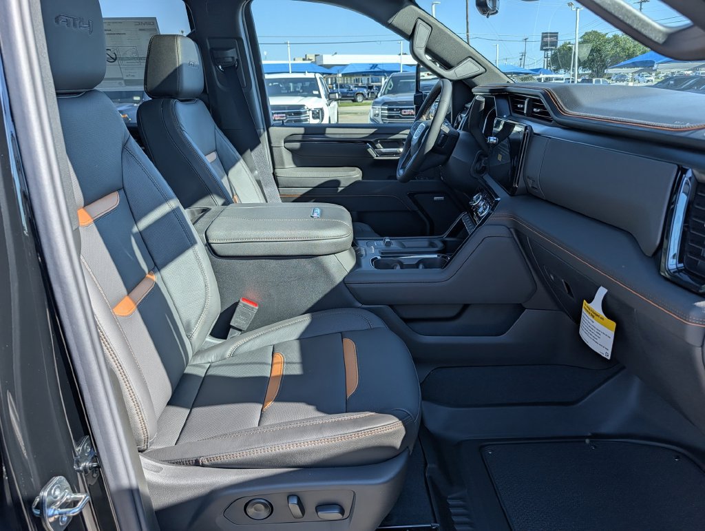 New 2026 GMC Sierra 2500 AT4 w/ AT4 Premium Plus Package AWD/4WD image 32