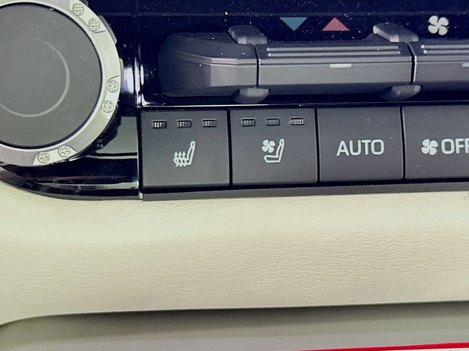 Certified 2025 Toyota Sequoia Capstone AWD/4WD image 20