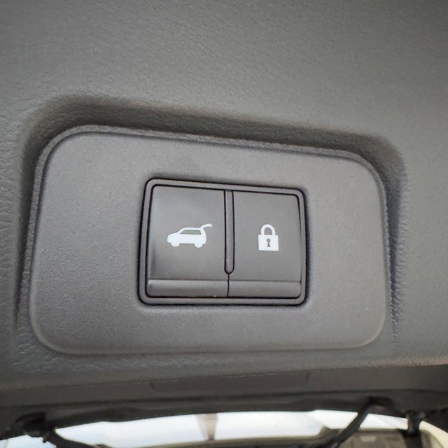 Used 2024 Nissan Rogue SV image 15