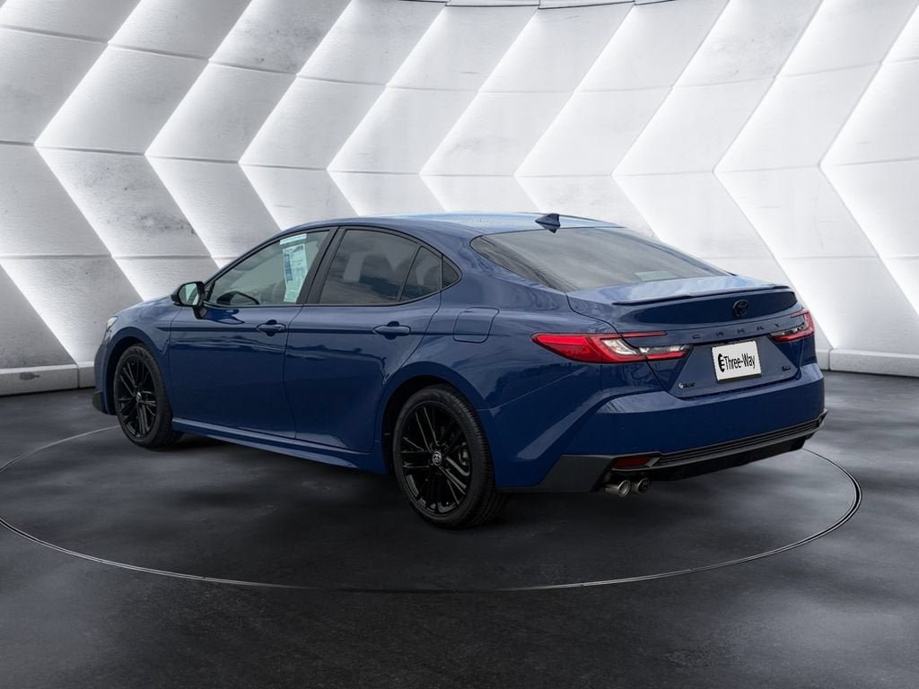 Used 2025 Toyota Camry SE FWD image 3