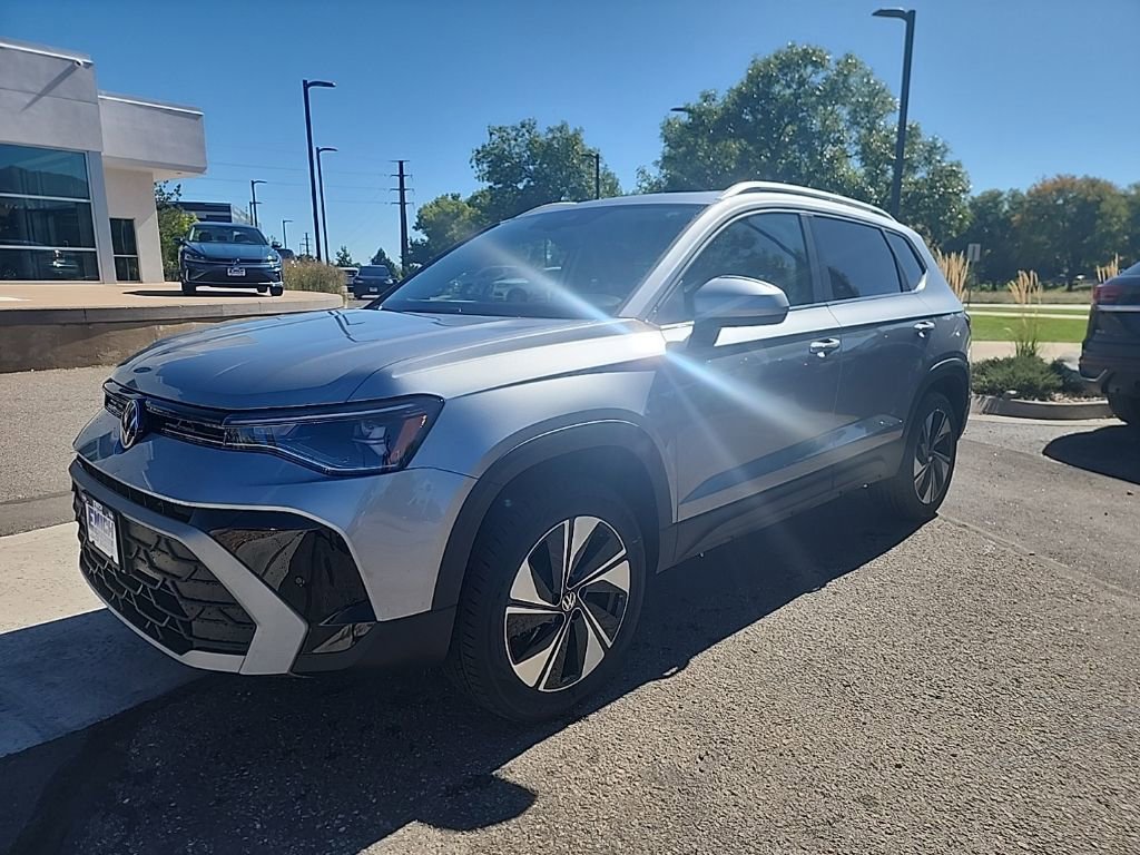 New 2025 Volkswagen Taos SE