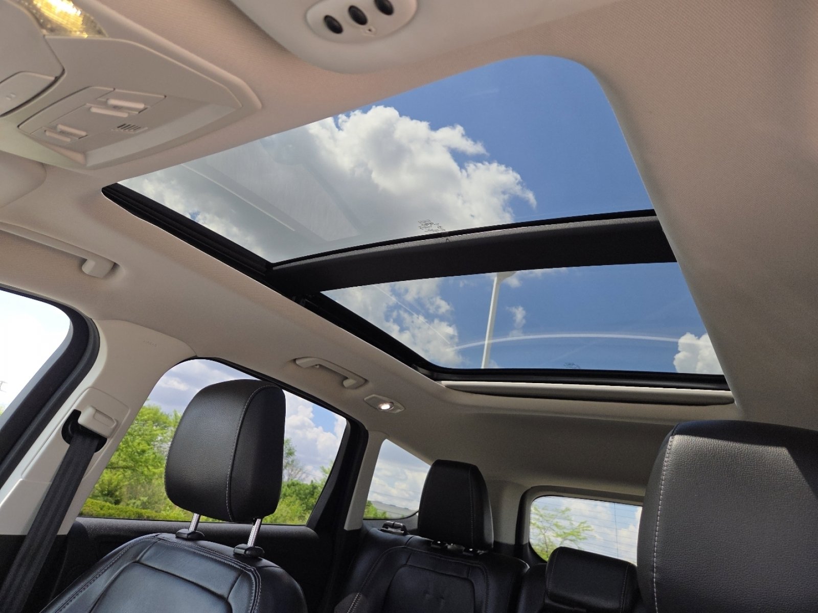 Used 2018 Ford Escape Titanium w/ Ford Safe & Smart Package image 3