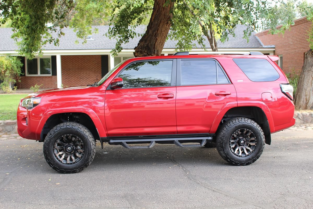 Used 2022 Toyota 4Runner SR5 Premium w/ Moonroof Package AWD/4WD image 2