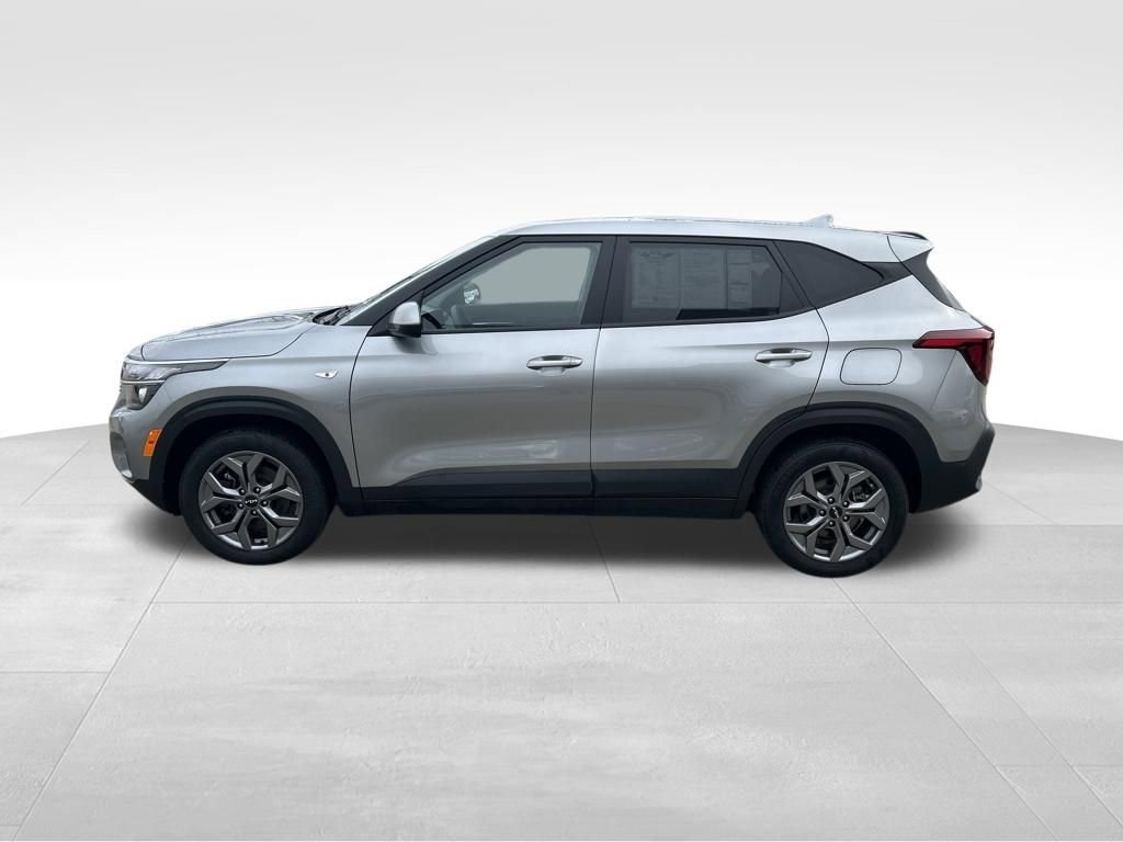 Used 2024 Kia Seltos LX image 2