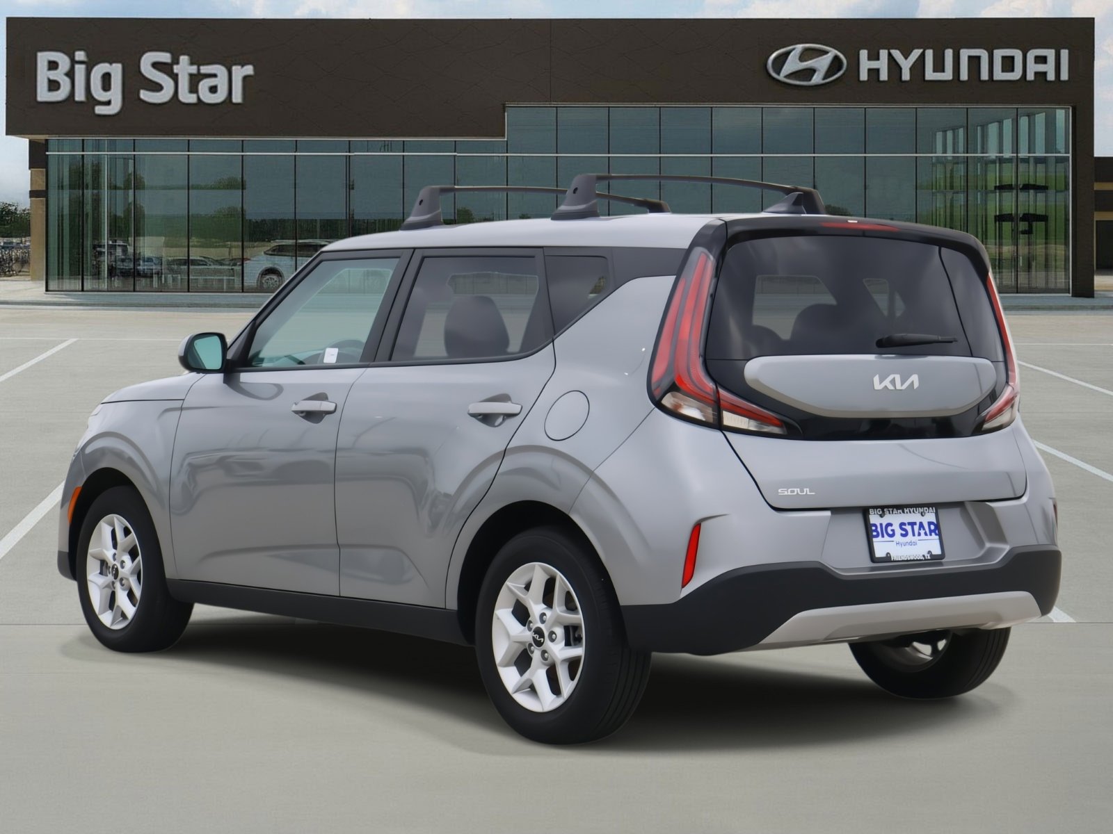 Used 2023 Kia Soul LX w/ LX Technology Package image 3