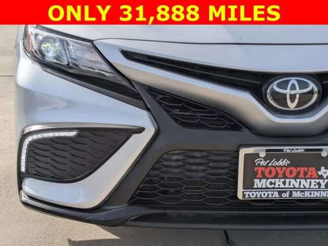 Used 2023 Toyota Camry SE image 3