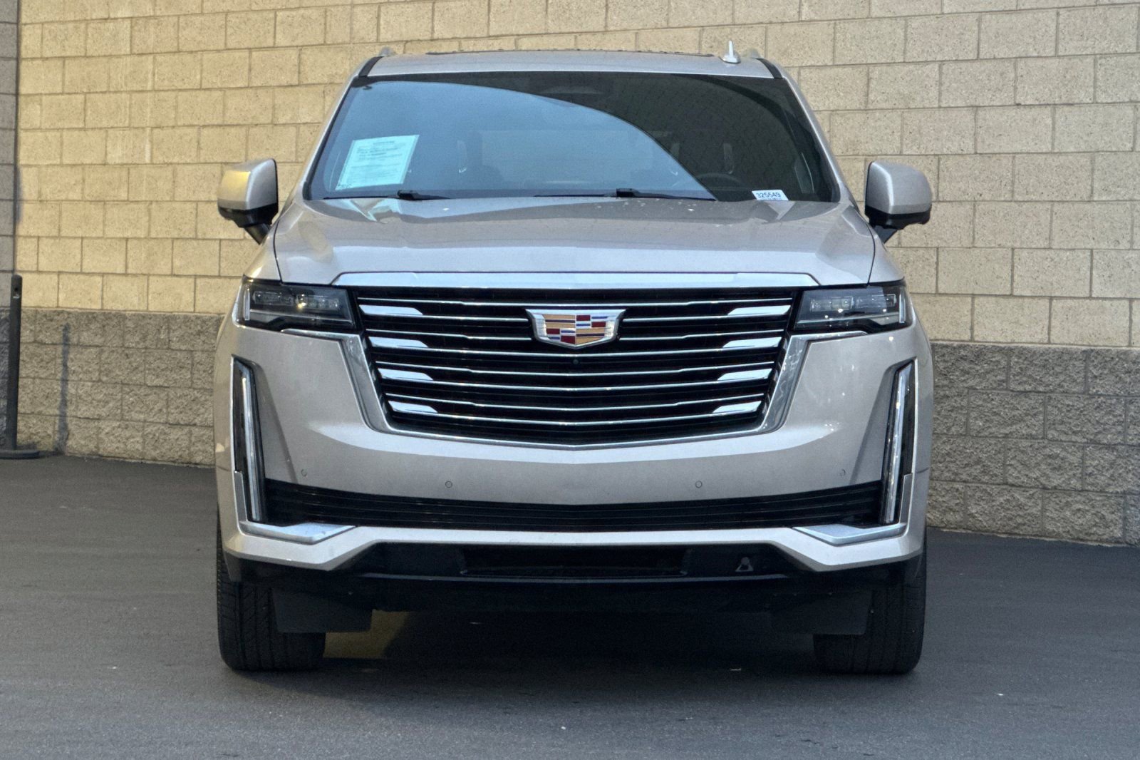 Certified 2024 Cadillac Escalade Premium Luxury Platinum w/ Heavy-Duty Trailer Package image 9