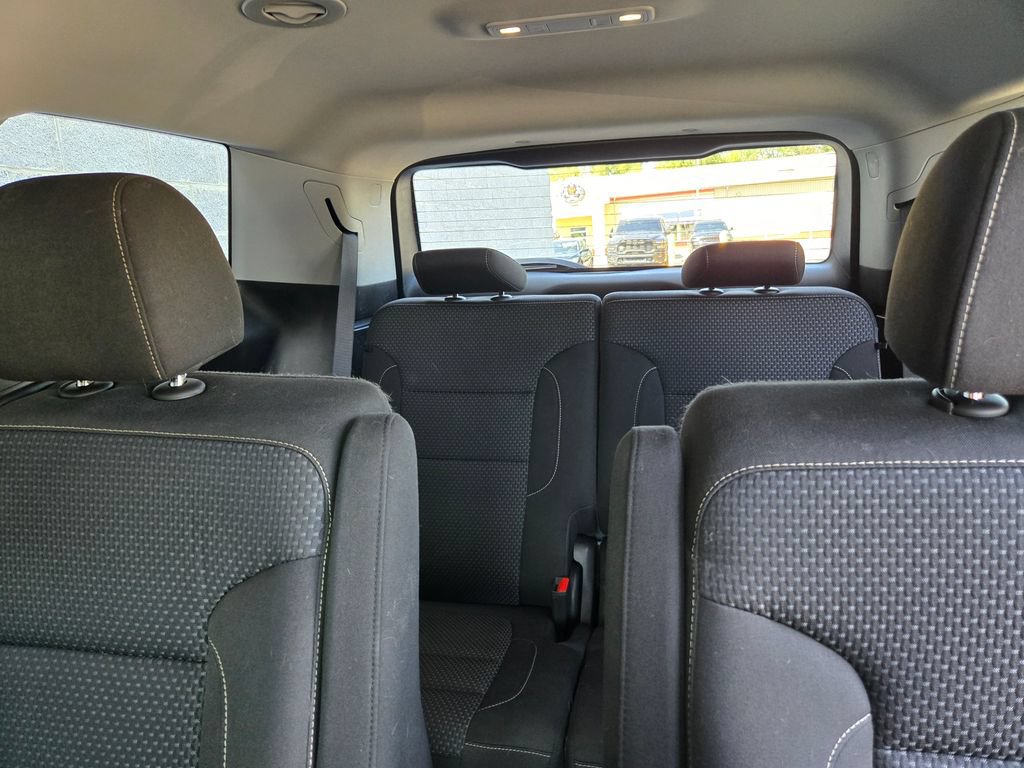 Used 2023 GMC Acadia SLE FWD image 34