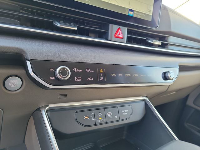 New 2026 Kia Carnival EX image 18