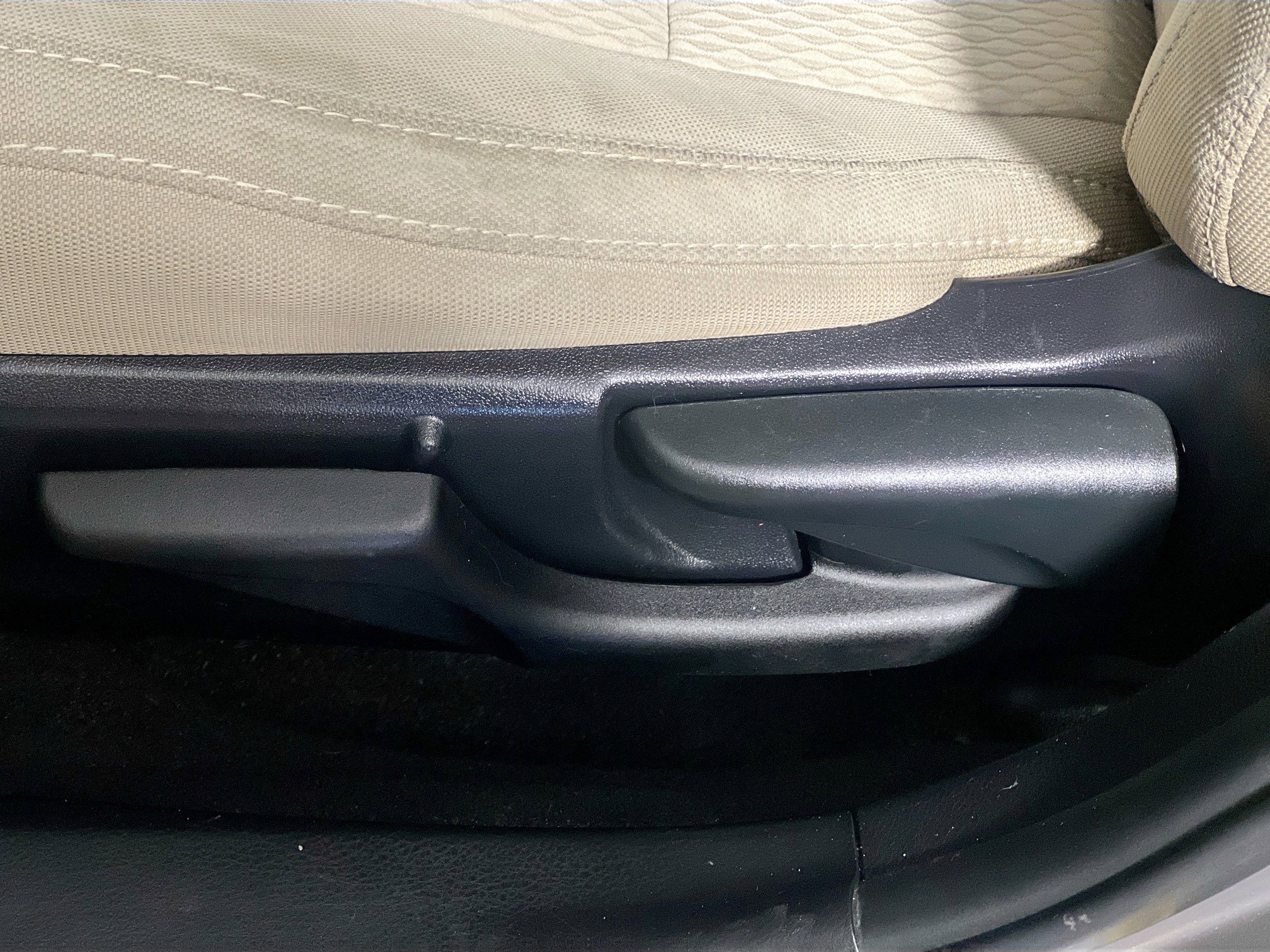 Used 2016 Toyota Corolla LE image 13