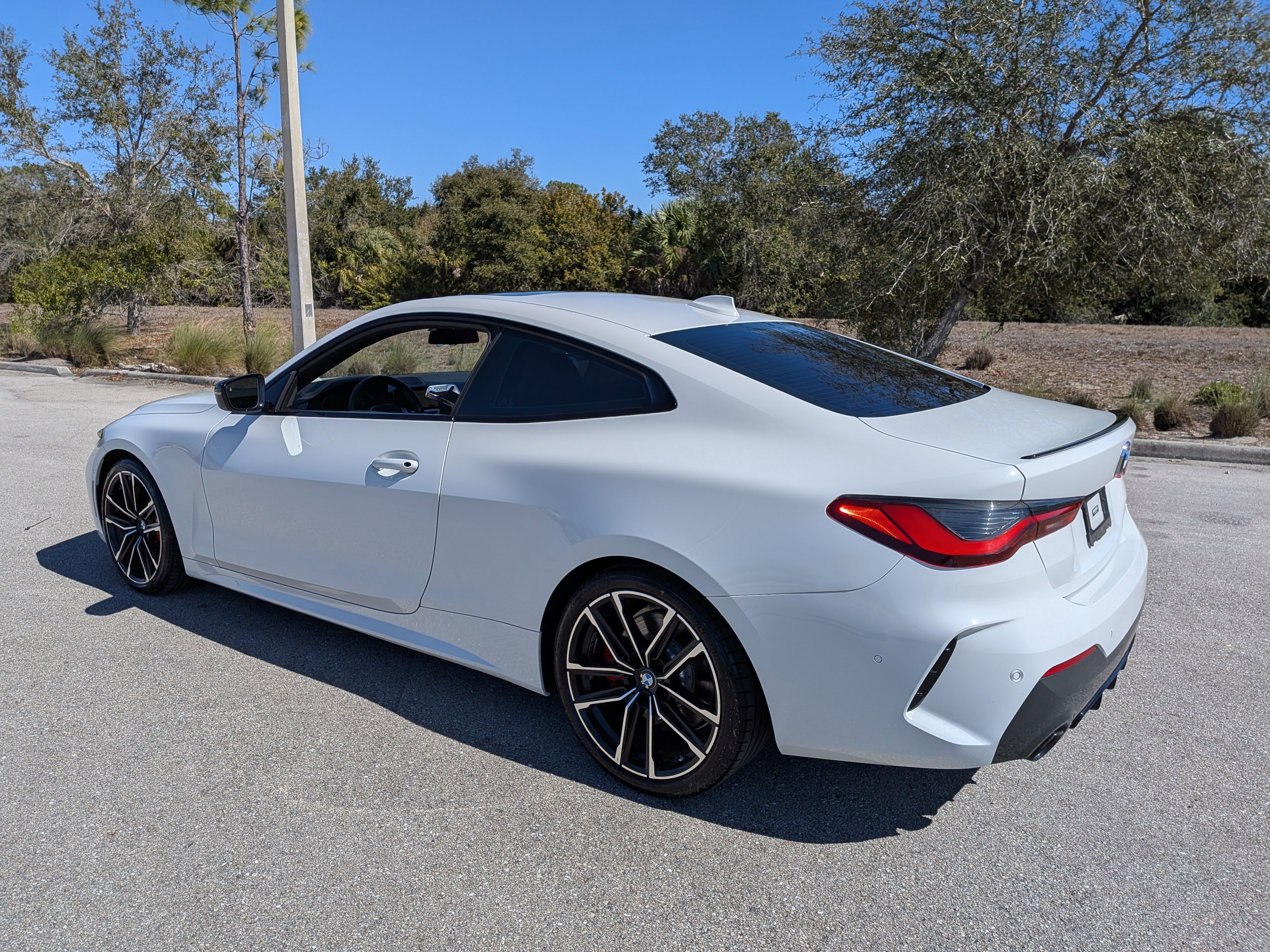 Used 2023 BMW 430i Coupe w/ M Sport Package image 7