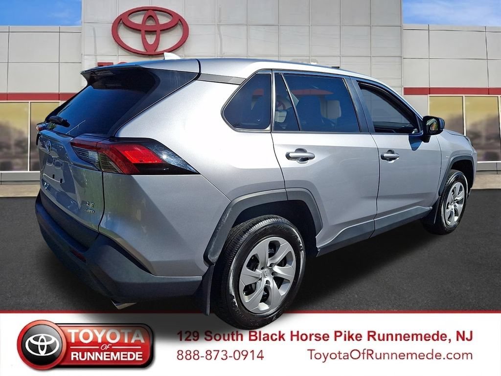 Certified 2024 Toyota RAV4 LE AWD/4WD image 6