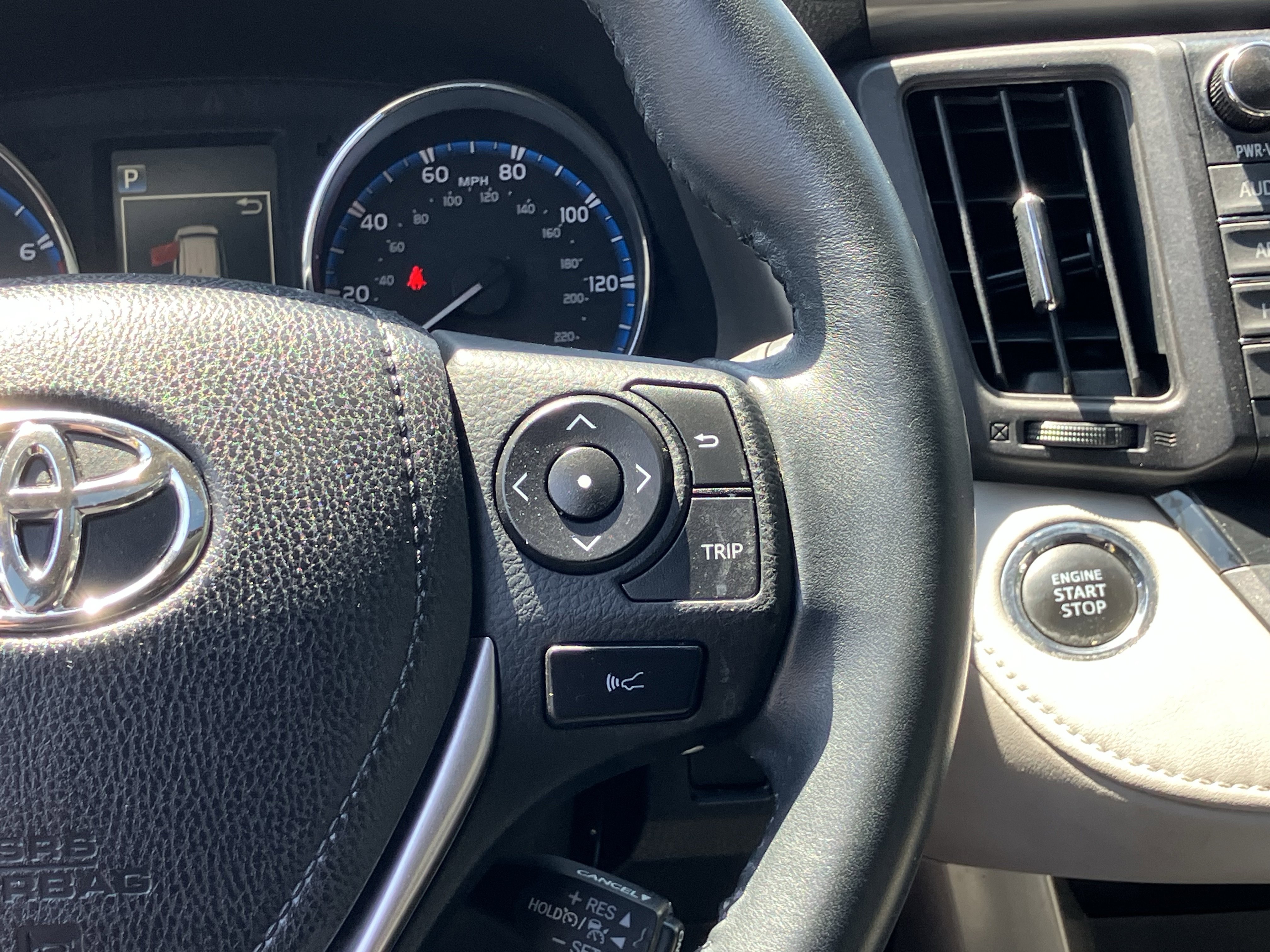 Used 2016 Toyota RAV4 Limited FWD image 22