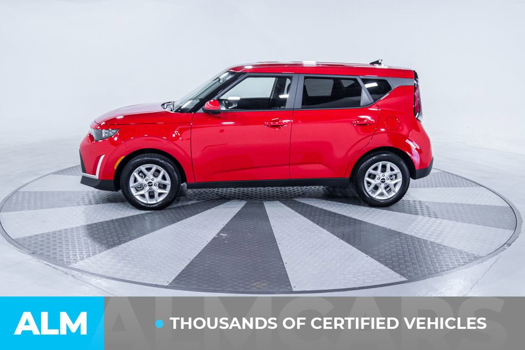 Used 2025 Kia Soul LX w/ LX Technology Package FWD image 4