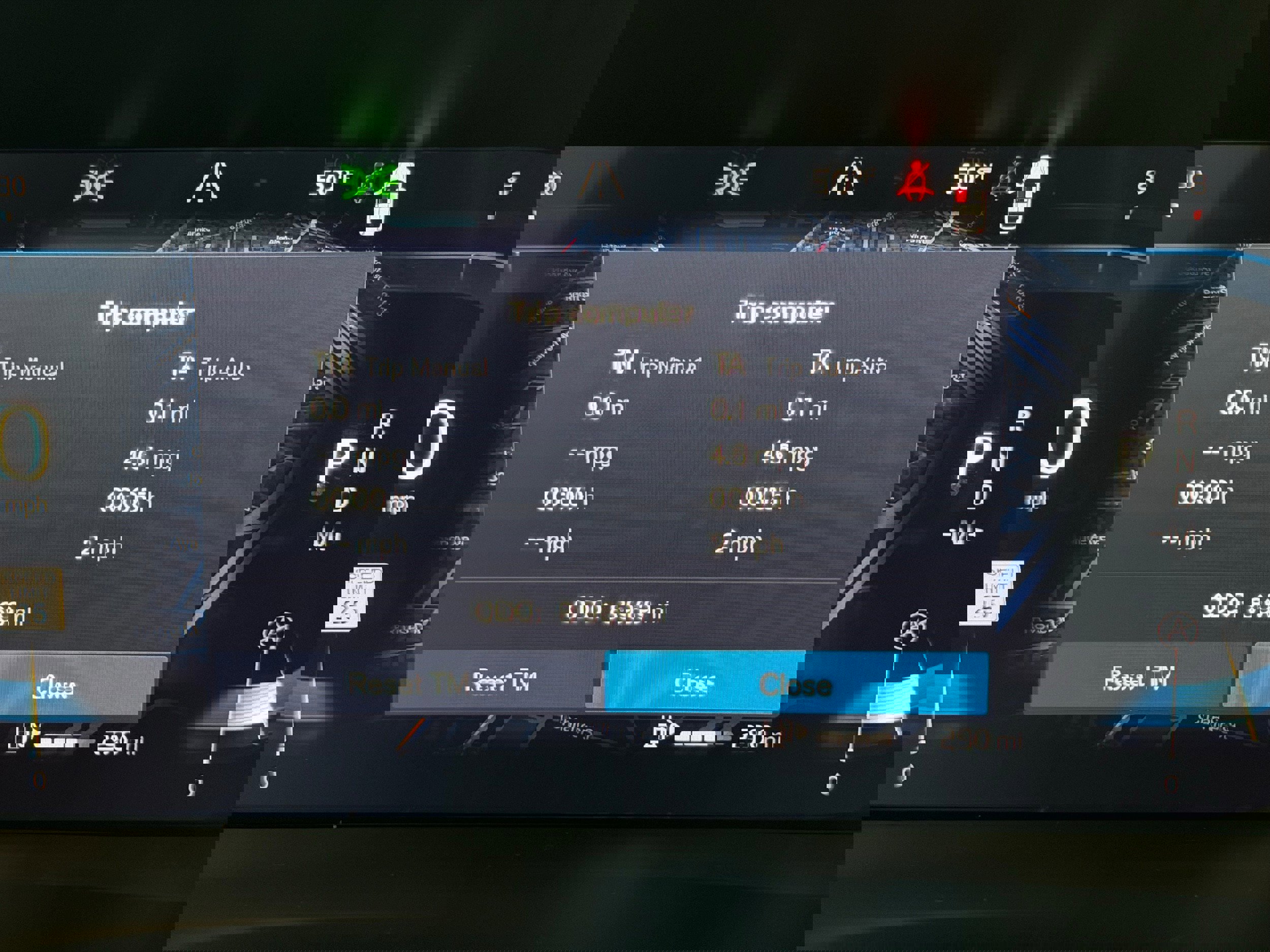 Certified 2025 Volvo XC40 B5 Core w/ Protection Package Premier image 21