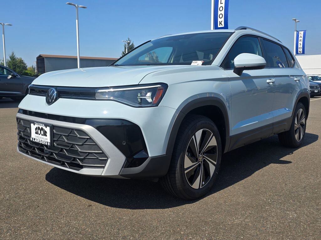 New 2025 Volkswagen Taos SE image 8