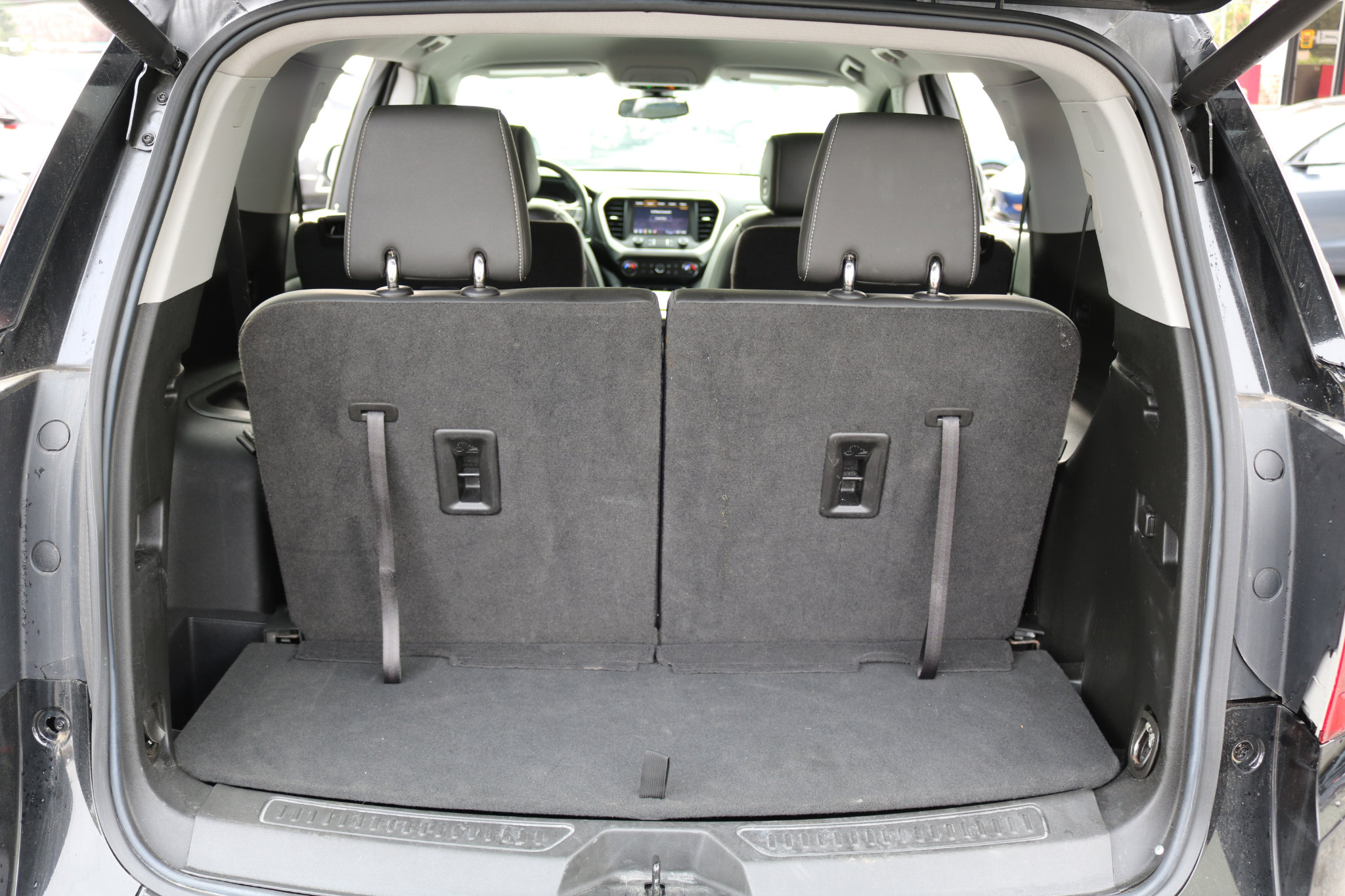 Used 2023 GMC Acadia SLT image 31
