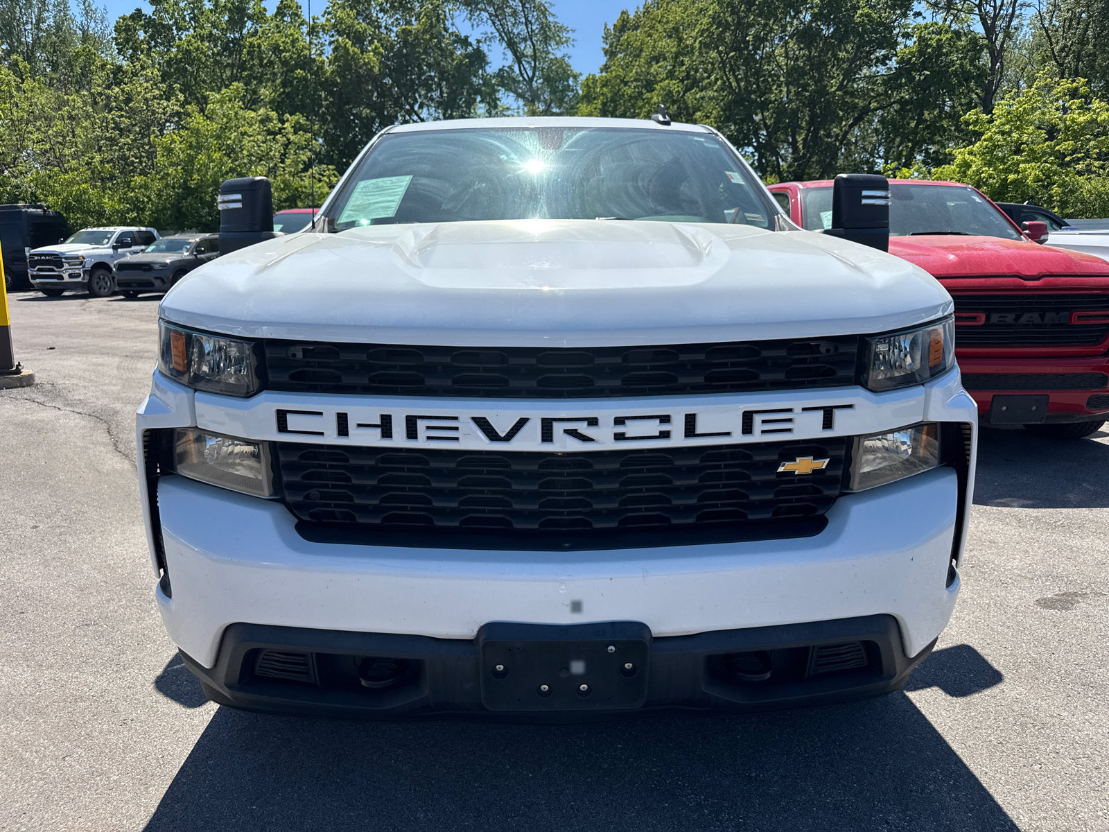 Used 2020 Chevrolet Silverado 1500 Custom w/ Custom Max Trailering Package AWD/4WD image 2