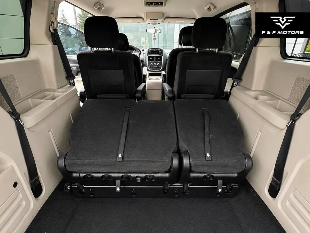 Used 2012 Dodge Grand Caravan SXT FWD image 13