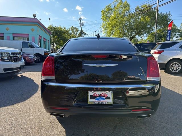 Used 2019 Chrysler 300 Limited RWD image 4
