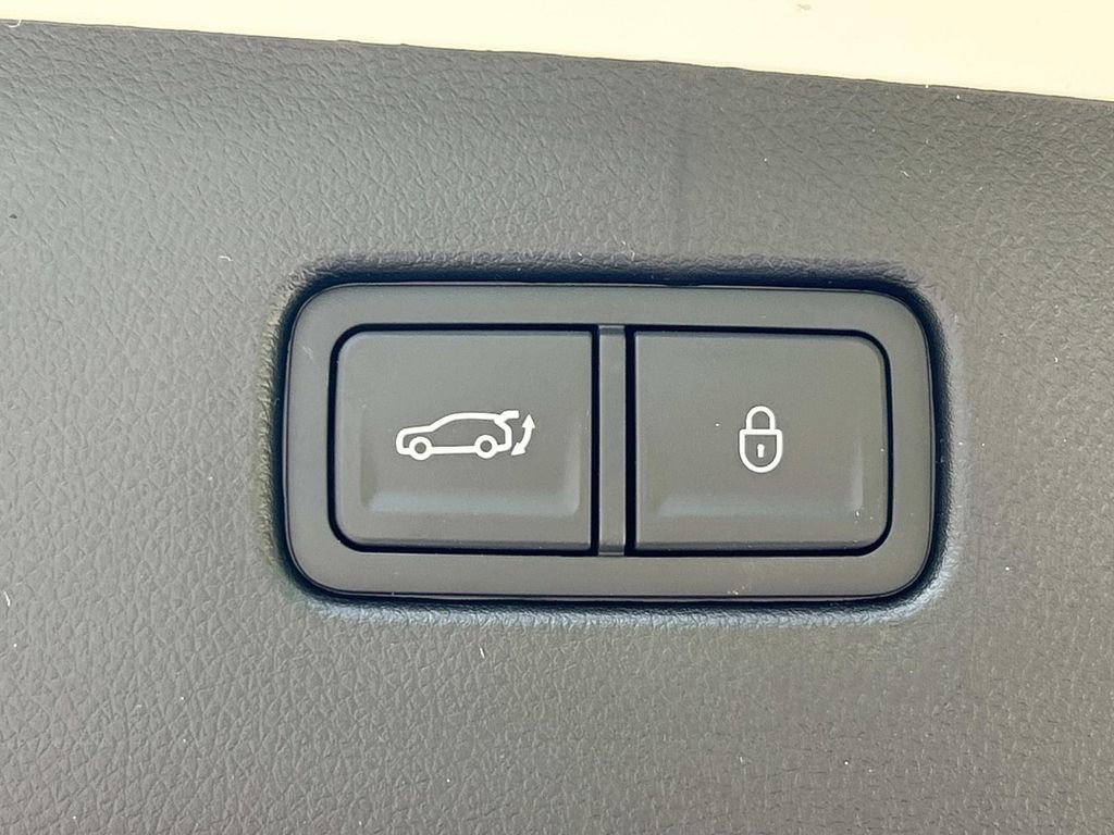 New 2026 Genesis GV70 2.5T Advanced AWD/4WD image 13