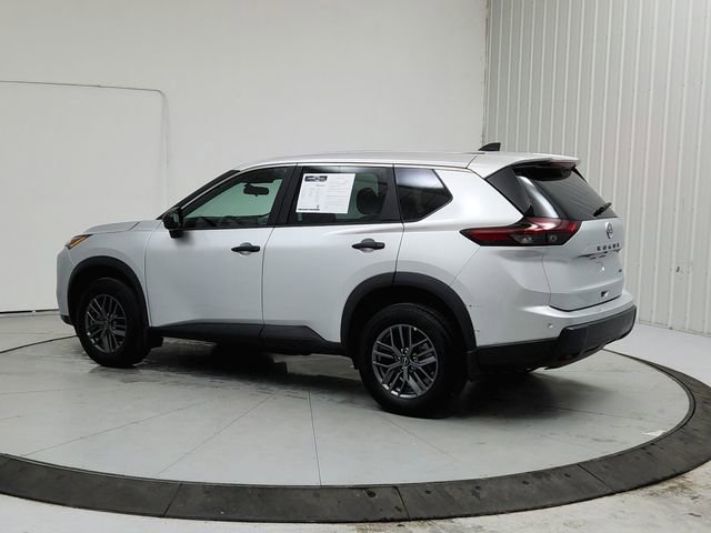 Used 2025 Nissan Rogue S image 5
