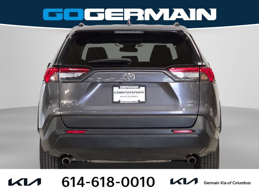 Used 2021 Toyota RAV4 LE AWD/4WD image 10