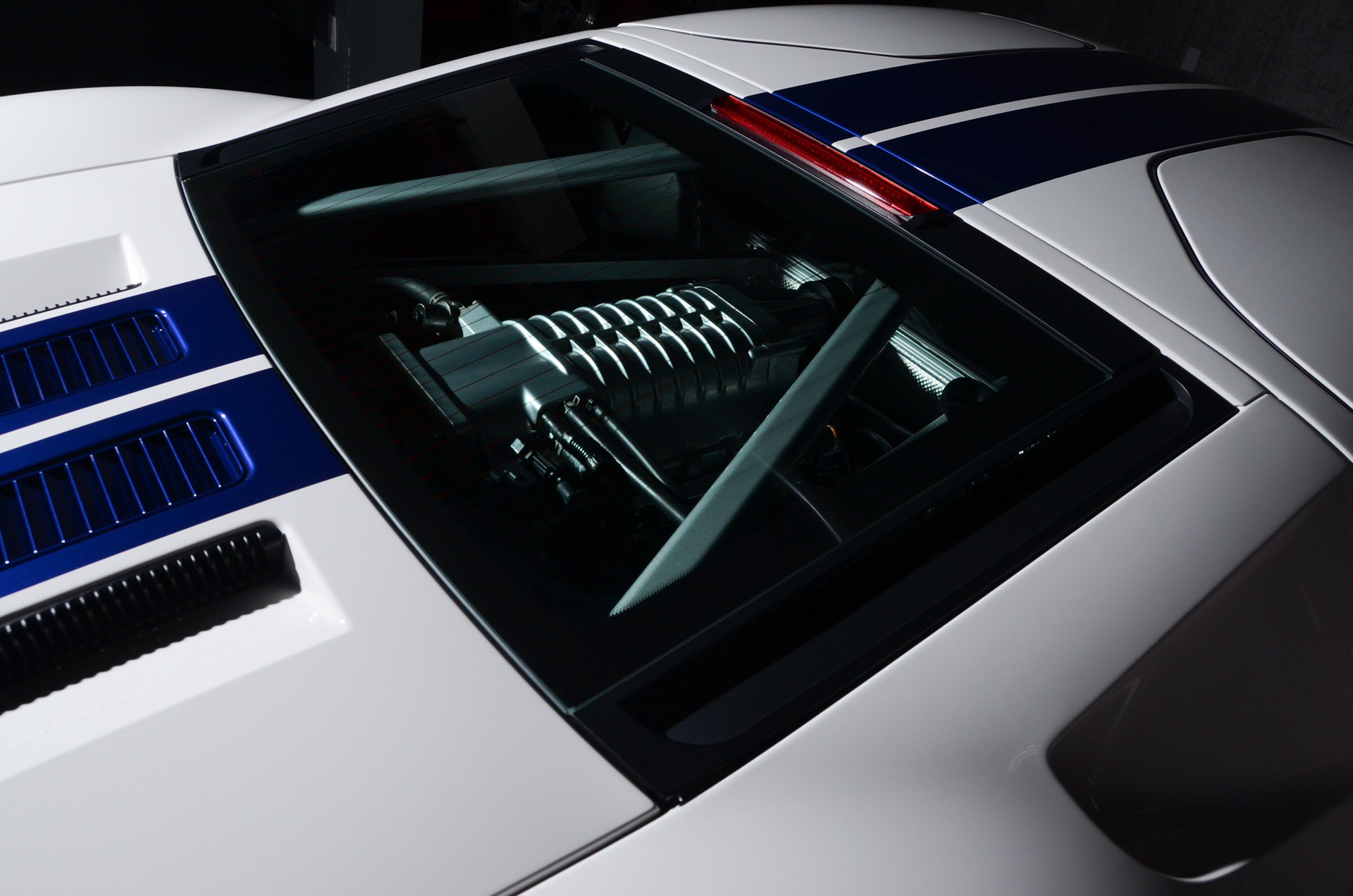 Used 2006 Ford GT RWD image 32