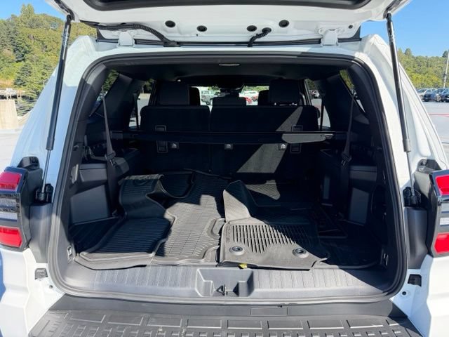 Certified 2025 Toyota 4Runner SR5 AWD/4WD image 13