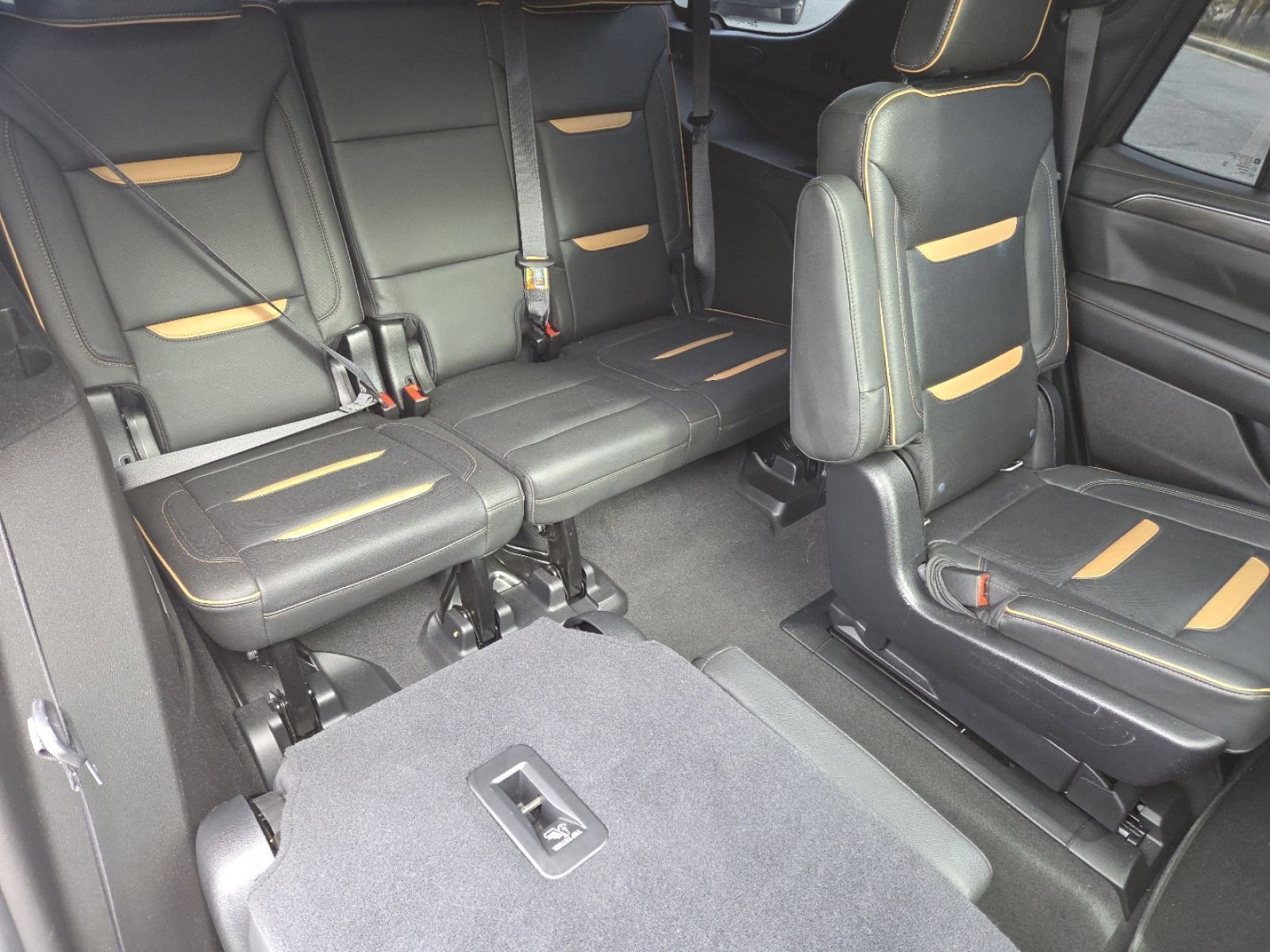 Used 2021 GMC Yukon AT4 w/ Technology Package image 25