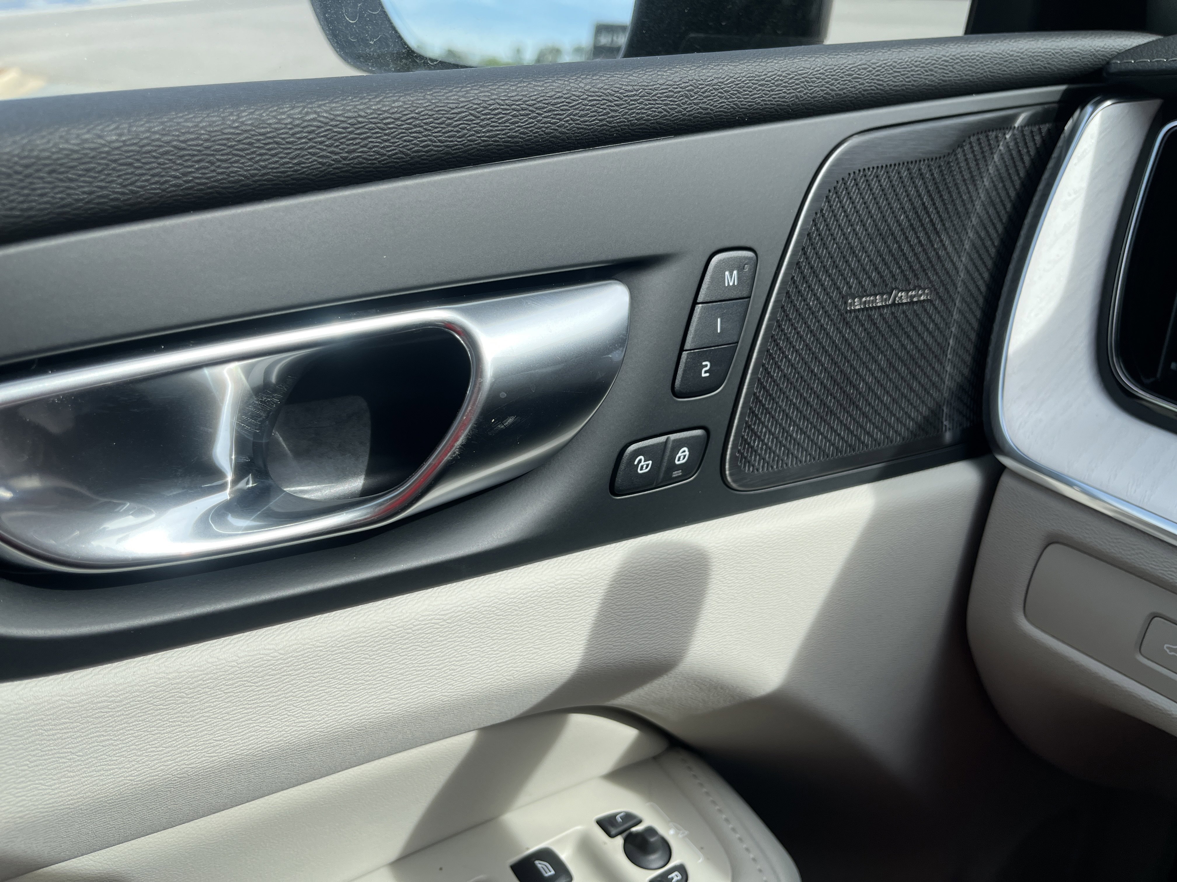 New 2026 Volvo XC60 B5 Ultra w/ Protection Package Premier image 22