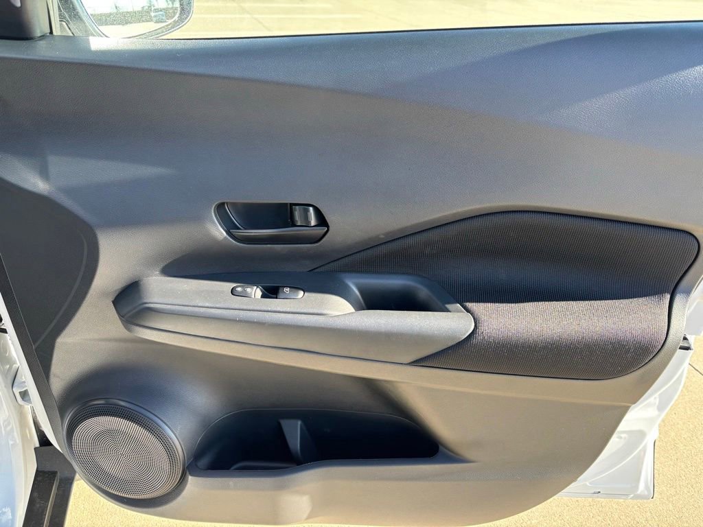 Used 2025 Nissan Kicks Play S image 9