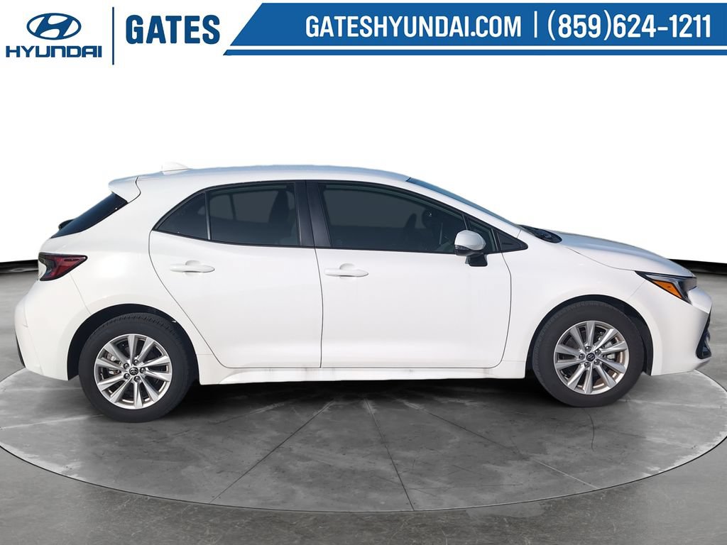 Used 2025 Toyota Corolla SE FWD image 3