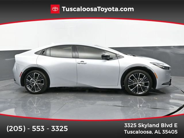 Used 2024 Toyota Prius XLE image 1
