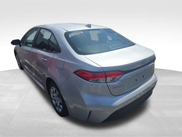 Used 2024 Toyota Corolla LE FWD image 3