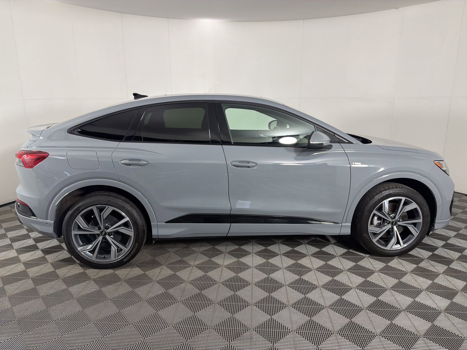 Used 2023 Audi Q4 e-tron Prestige w/ Black Optic Package image 9