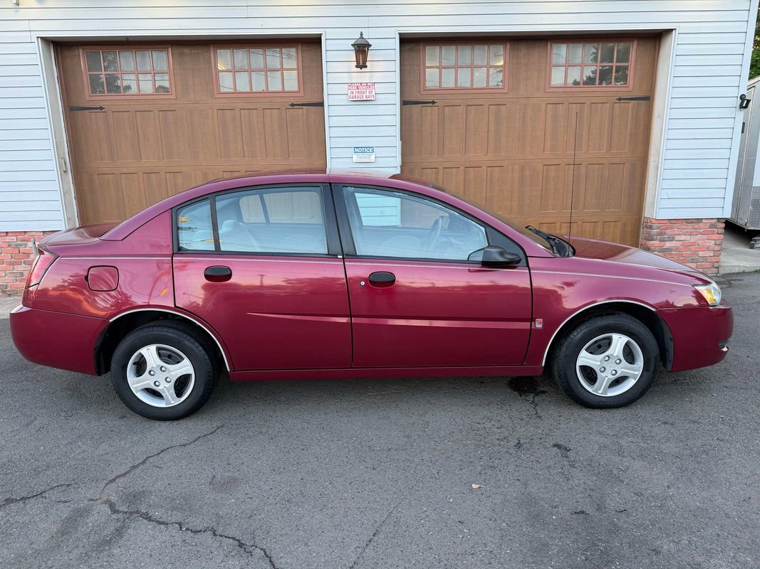 Used 2005 Saturn ION Level 1 FWD image 2
