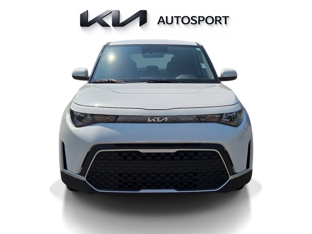 Certified 2025 Kia Soul LX w/ LX Technology Package FWD image 2