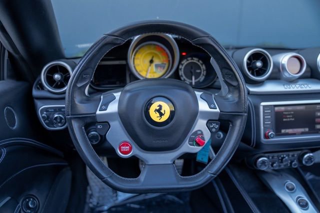 Used 2016 Ferrari California T RWD image 48